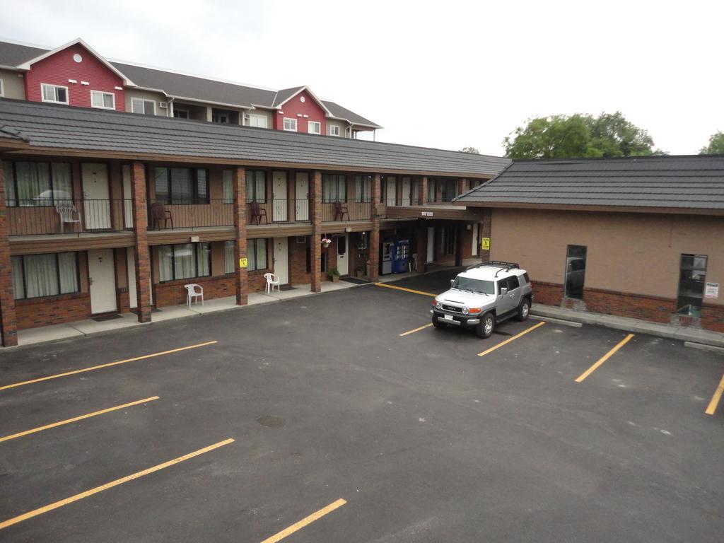 North Pointe Inn And Suites 킬로나 외부 사진