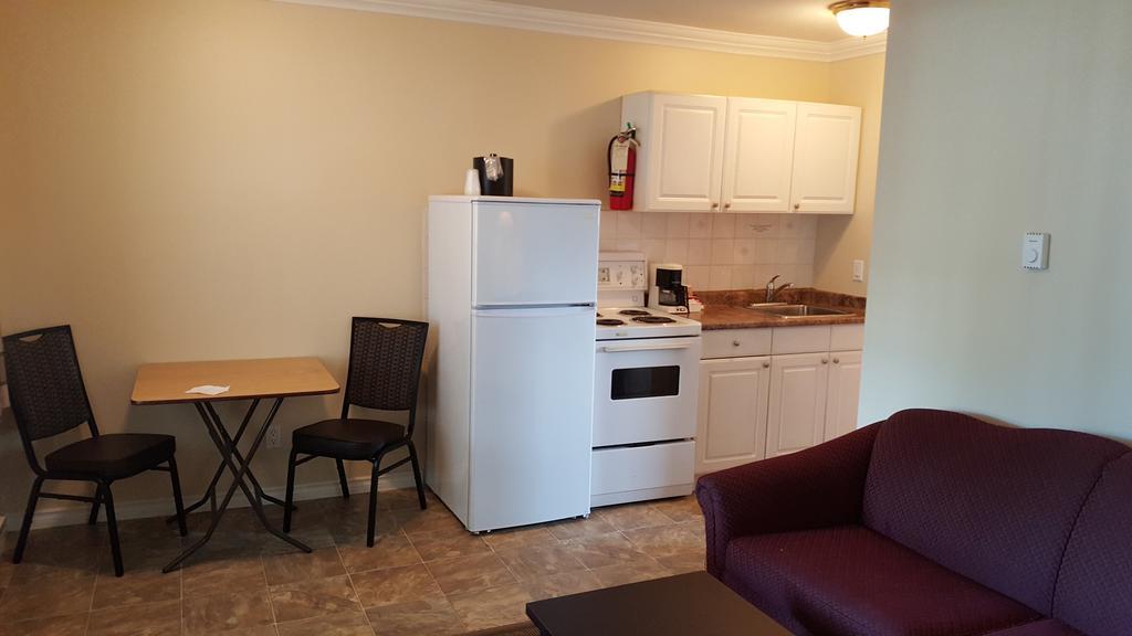 North Pointe Inn And Suites 킬로나 외부 사진